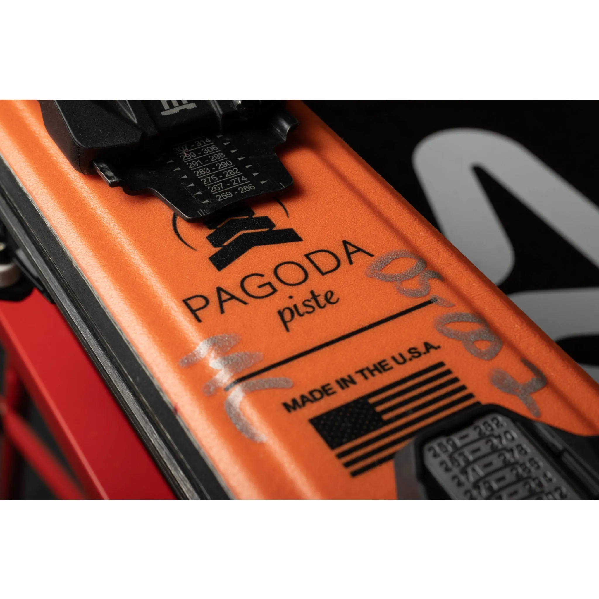 2023 DPS Pagoda Piste 90 RP Skis