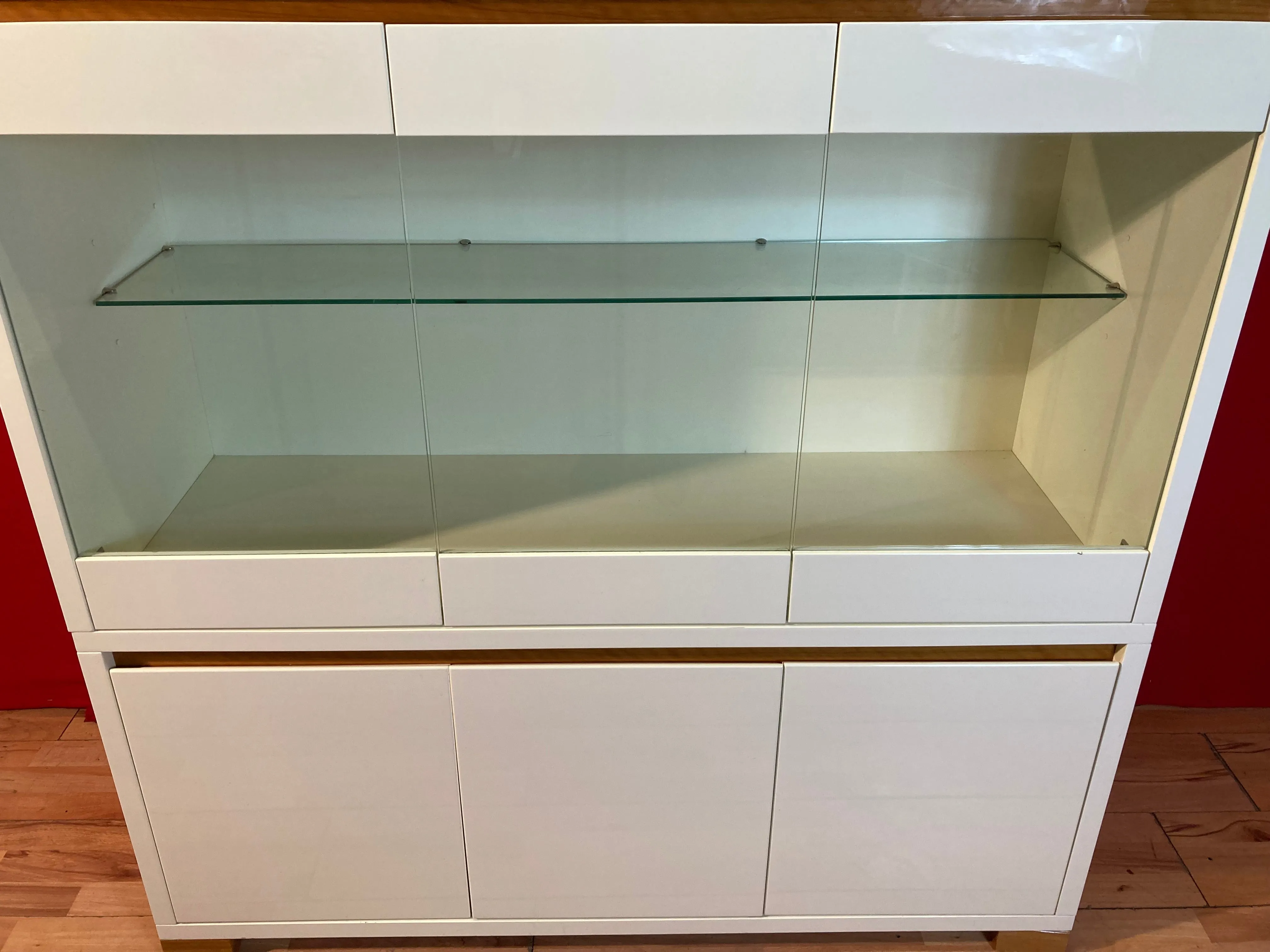 Casabella display cabinet