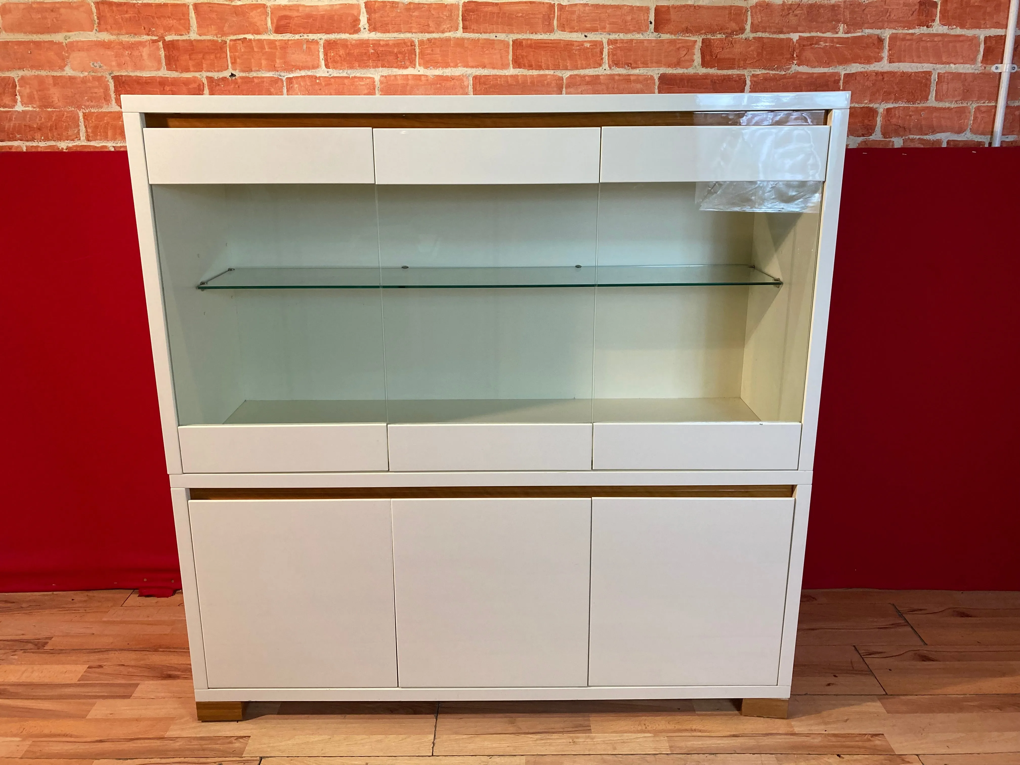Casabella display cabinet