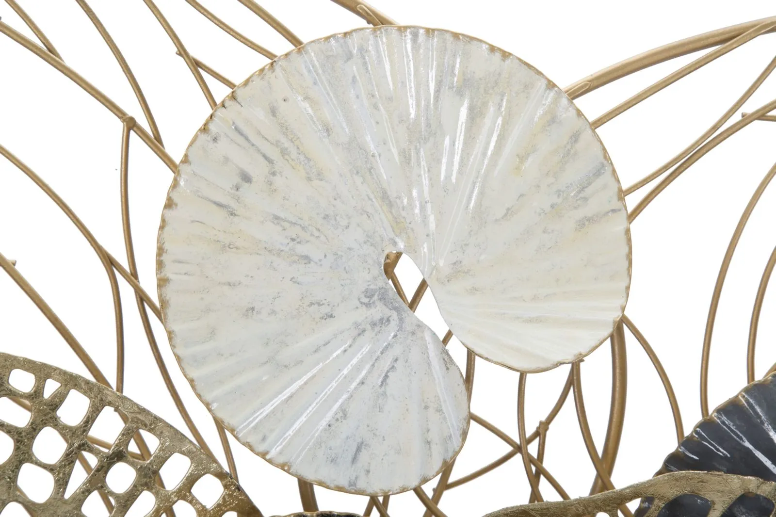 Metallic Levaes Wall decor