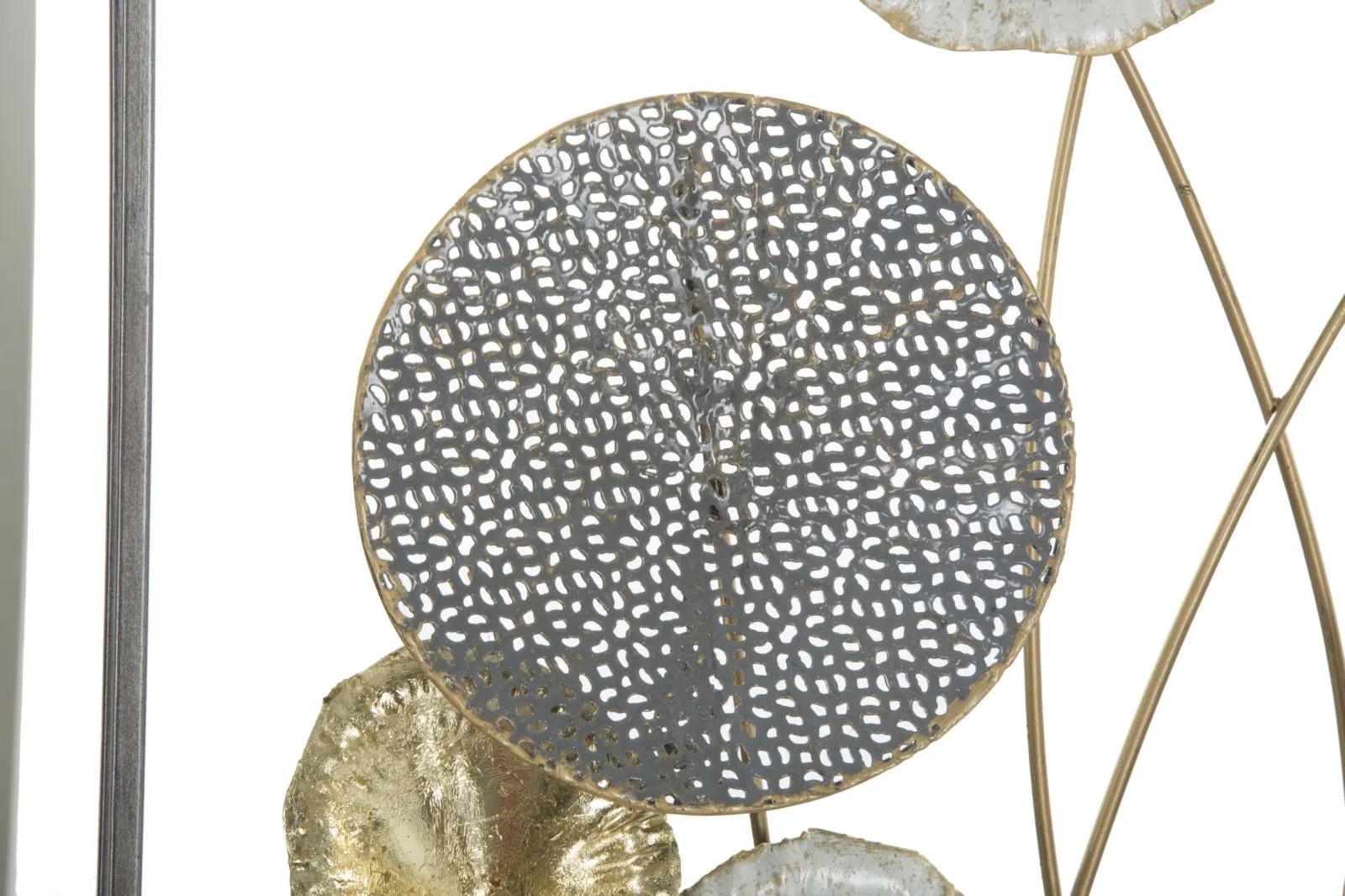 Metallic Round Leaves Wall Decor in Frame