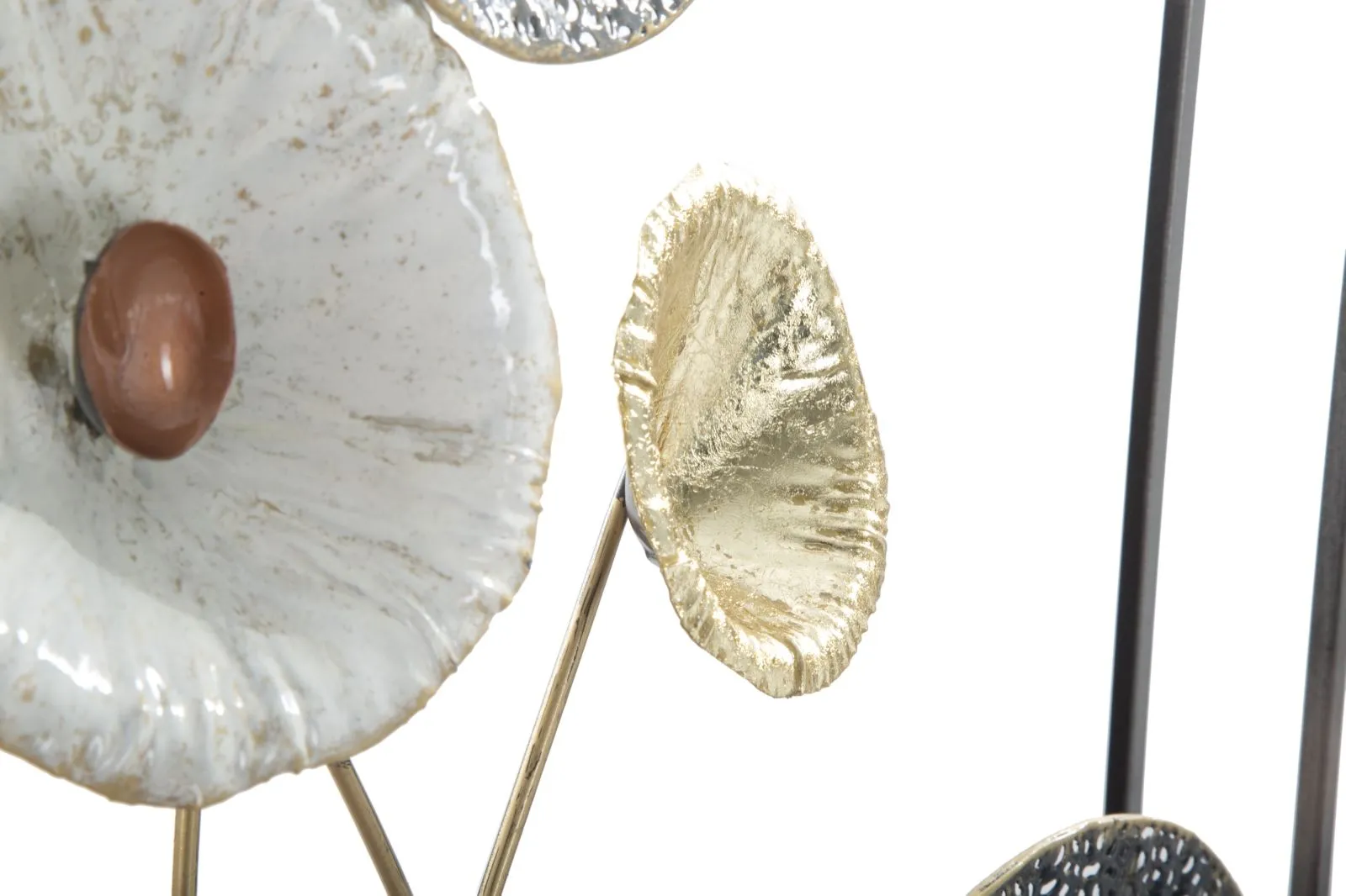 Metallic Round Leaves Wall Decor in Frame