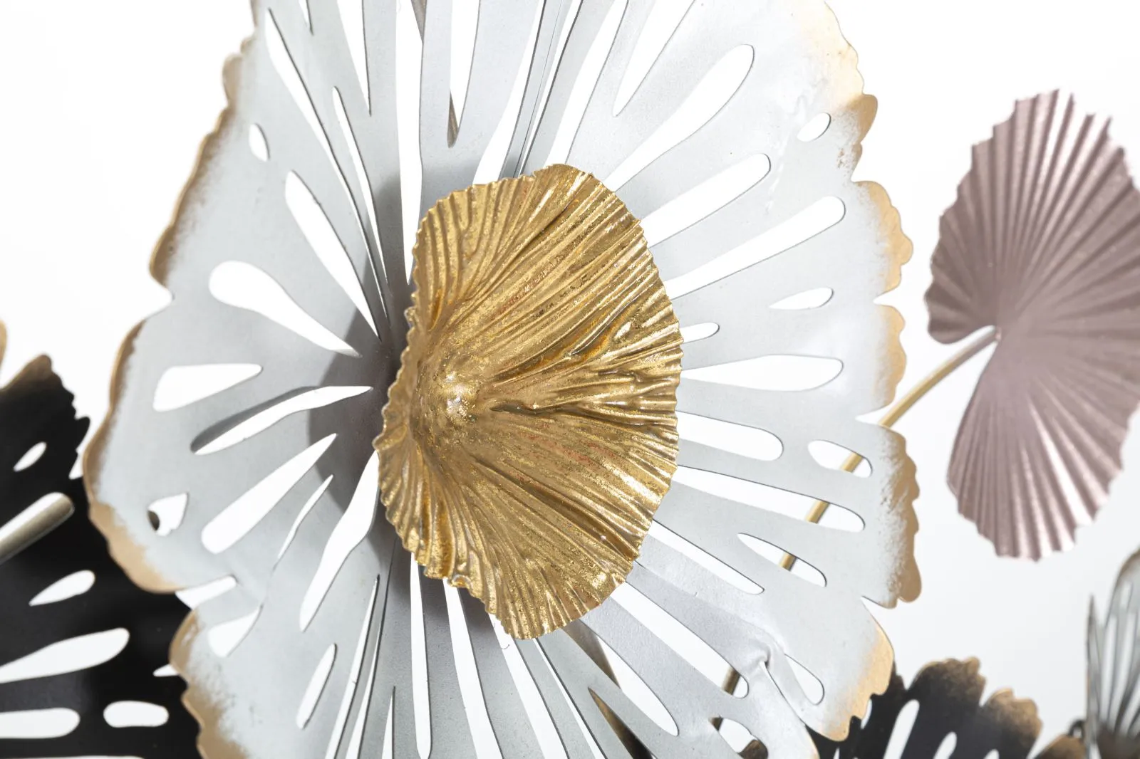 Metallic Water Lily Flower & Leaves Wall Decor
